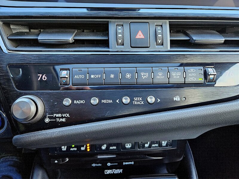 2022 Lexus ES 300h Luxury   - Photo 33 - Hillsboro, OR 97124