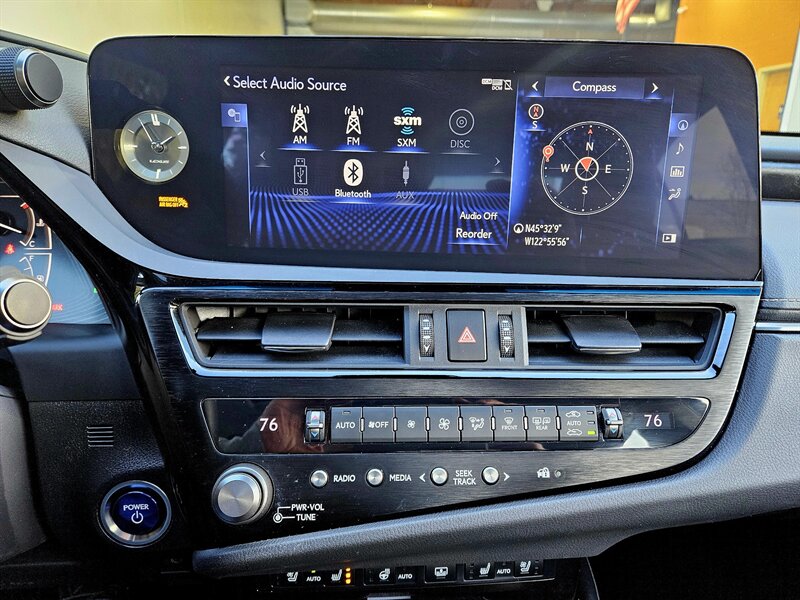 2022 Lexus ES 300h Luxury   - Photo 30 - Hillsboro, OR 97124