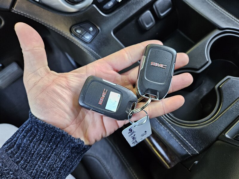 2020 GMC Yukon XL SLT   - Photo 38 - Hillsboro, OR 97124