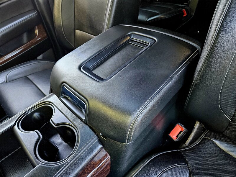 2020 GMC Yukon XL SLT   - Photo 39 - Hillsboro, OR 97124