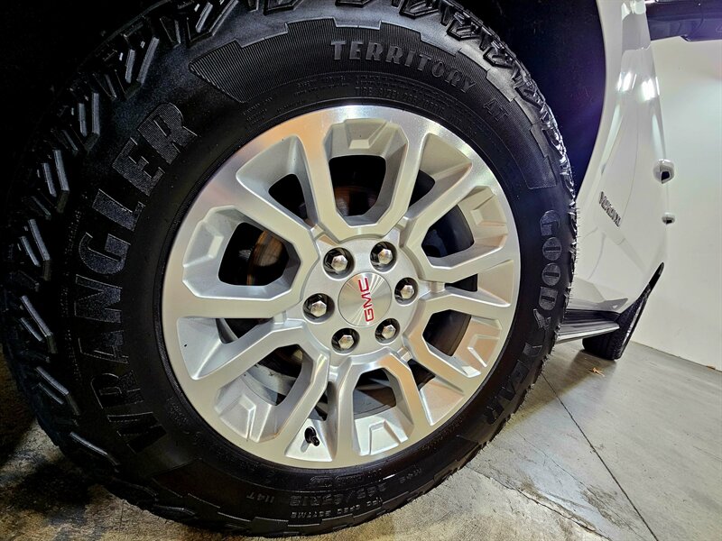 2020 GMC Yukon XL SLT   - Photo 19 - Hillsboro, OR 97124