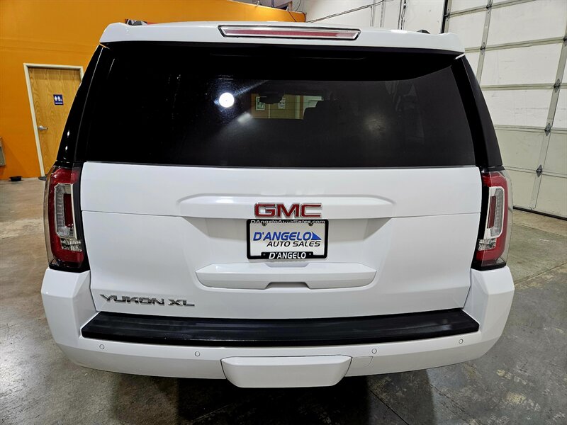 2020 GMC Yukon XL SLT   - Photo 7 - Hillsboro, OR 97124