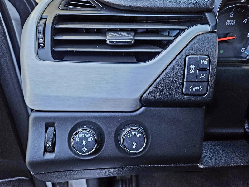 2020 GMC Yukon XL SLT   - Photo 43 - Hillsboro, OR 97124