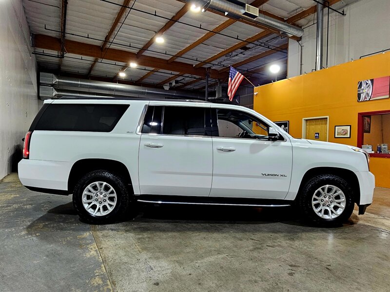 2020 GMC Yukon XL SLT   - Photo 9 - Hillsboro, OR 97124