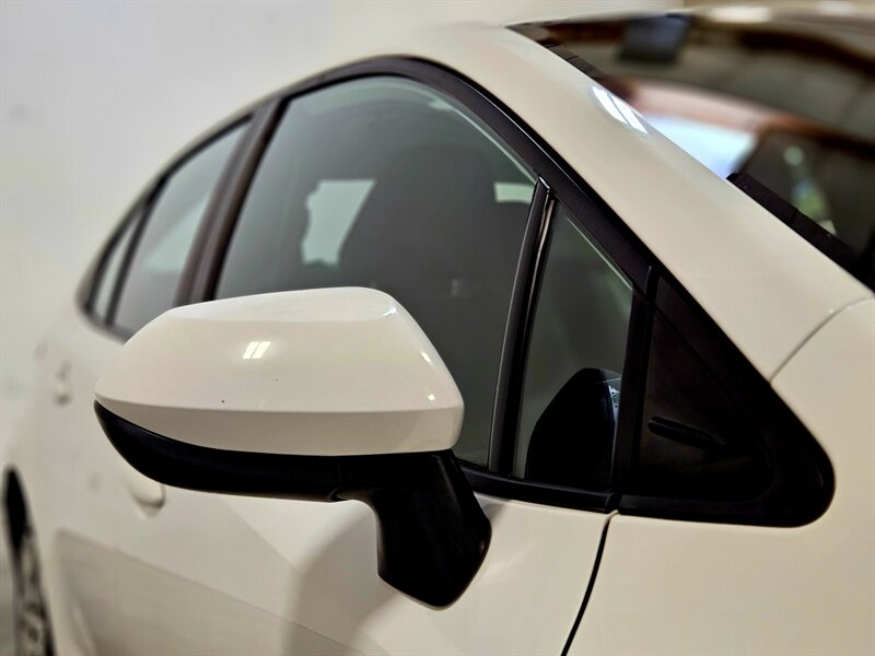 2020 Toyota Corolla LE   - Photo 14 - Hillsboro, OR 97124