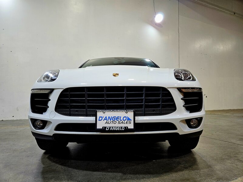 2017 Porsche Macan   - Photo 4 - Hillsboro, OR 97124