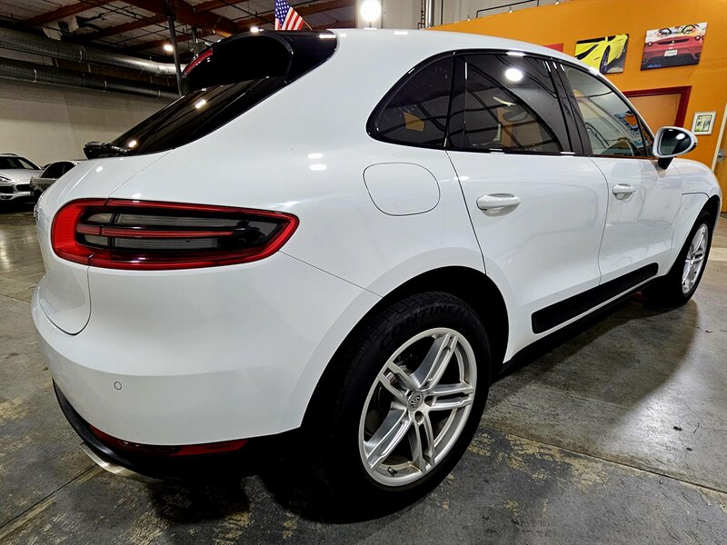 2017 Porsche Macan   - Photo 9 - Hillsboro, OR 97124