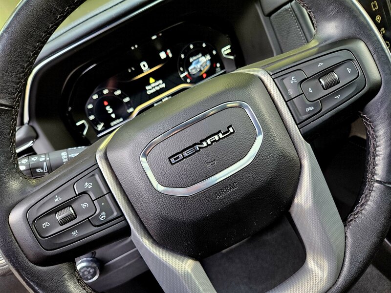 2023 GMC Yukon Denali   - Photo 26 - Hillsboro, OR 97124