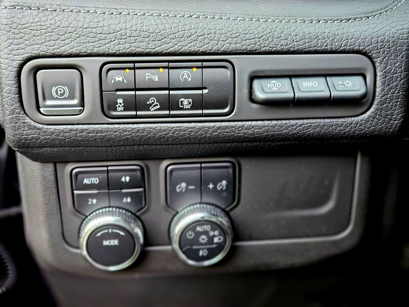 2023 GMC Yukon Denali   - Photo 36 - Hillsboro, OR 97124