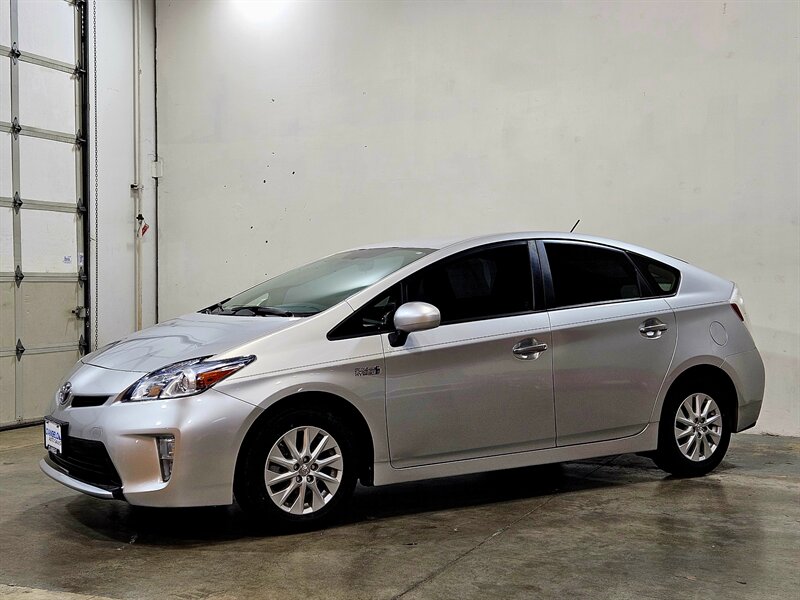 2013 Toyota Prius Plug-in Hybrid   - Photo 4 - Hillsboro, OR 97124