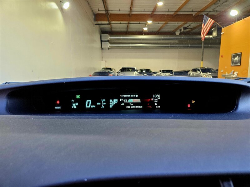 2013 Toyota Prius Plug-in Hybrid   - Photo 25 - Hillsboro, OR 97124