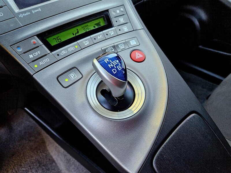 2013 Toyota Prius Plug-in Hybrid   - Photo 30 - Hillsboro, OR 97124