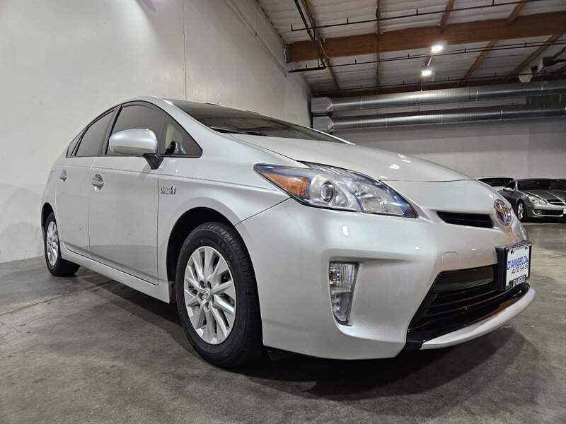 2013 Toyota Prius Plug-in Hybrid   - Photo 10 - Hillsboro, OR 97124