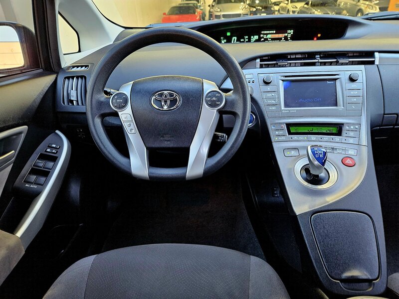 2013 Toyota Prius Plug-in Hybrid   - Photo 19 - Hillsboro, OR 97124