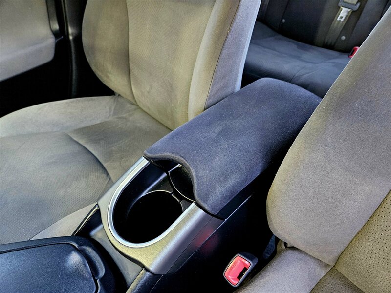 2013 Toyota Prius Plug-in Hybrid   - Photo 31 - Hillsboro, OR 97124