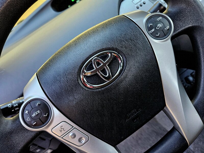 2013 Toyota Prius Plug-in Hybrid   - Photo 24 - Hillsboro, OR 97124