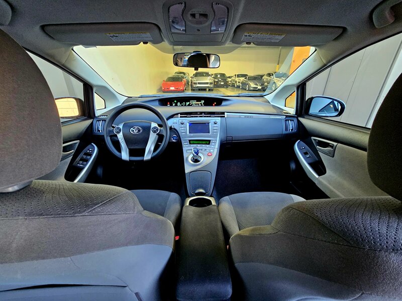 2013 Toyota Prius Plug-in Hybrid   - Photo 20 - Hillsboro, OR 97124