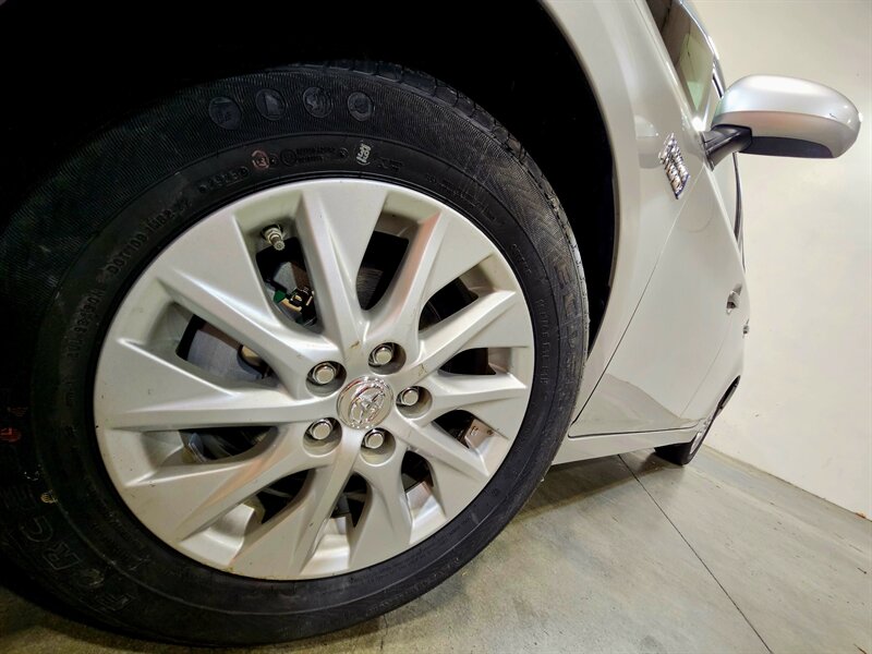 2013 Toyota Prius Plug-in Hybrid   - Photo 14 - Hillsboro, OR 97124