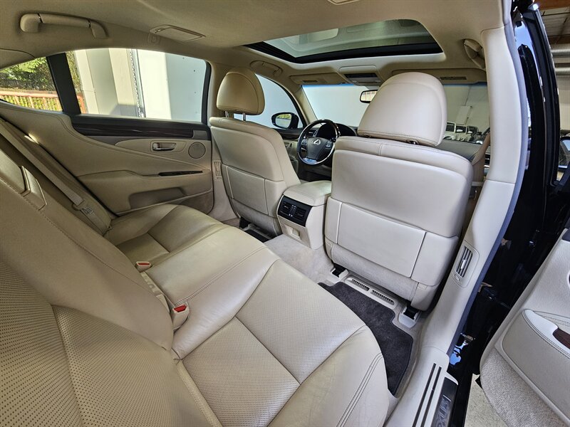 2014 Lexus LS 460 - Photo 30 - Hillsboro, OR 97124