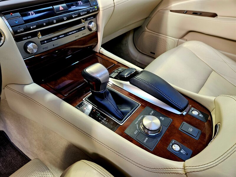 2014 Lexus LS 460 - Photo 22 - Hillsboro, OR 97124