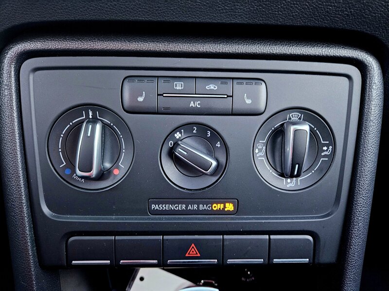 2013 Volkswagen Beetle 2.5L PZEV   - Photo 26 - Hillsboro, OR 97124