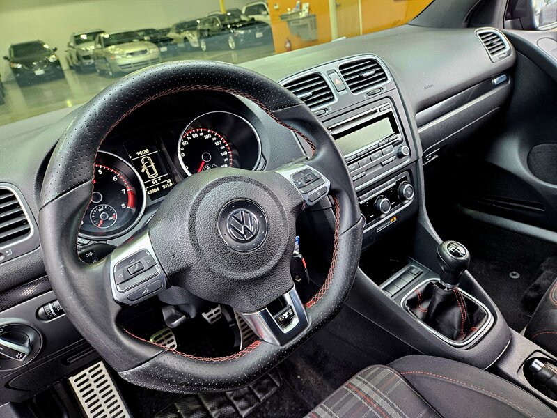 2013 Volkswagen GTI   - Photo 19 - Hillsboro, OR 97124