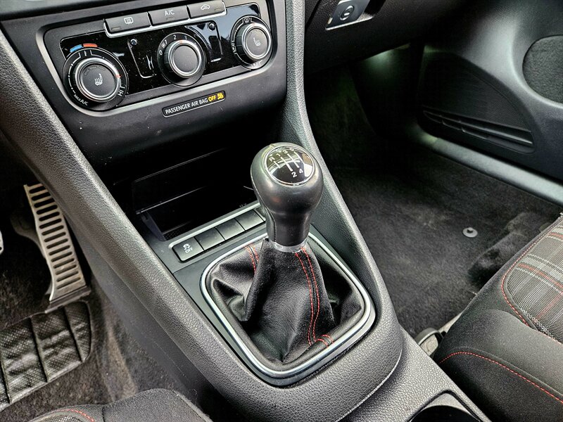 2013 Volkswagen GTI   - Photo 24 - Hillsboro, OR 97124