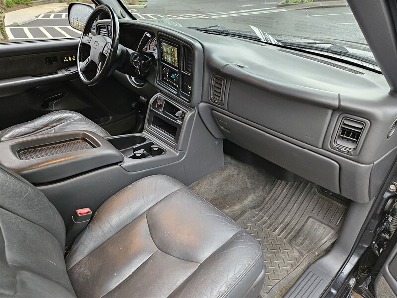 2003 Chevrolet Silverado 2500HD LT - Photo 2 - Hillsboro, OR 97124