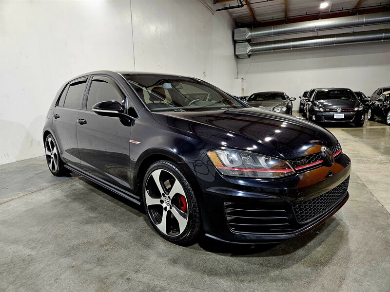 2015 Volkswagen Golf GTI SE photo 2