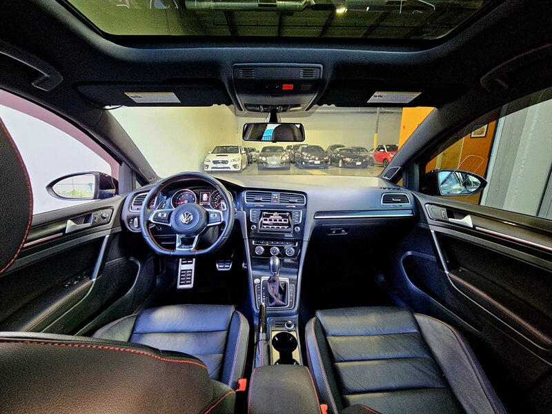 2015 Volkswagen Golf GTI SE photo 16