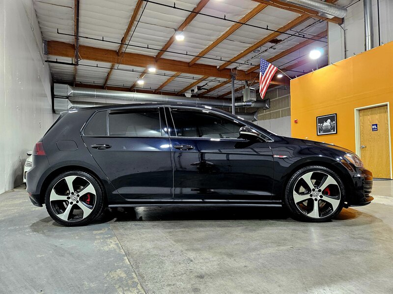 2015 Volkswagen Golf GTI SE photo 3