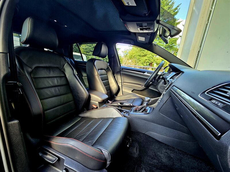 2015 Volkswagen Golf GTI SE photo 13