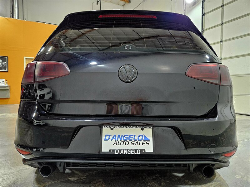 2015 Volkswagen Golf GTI SE photo 5