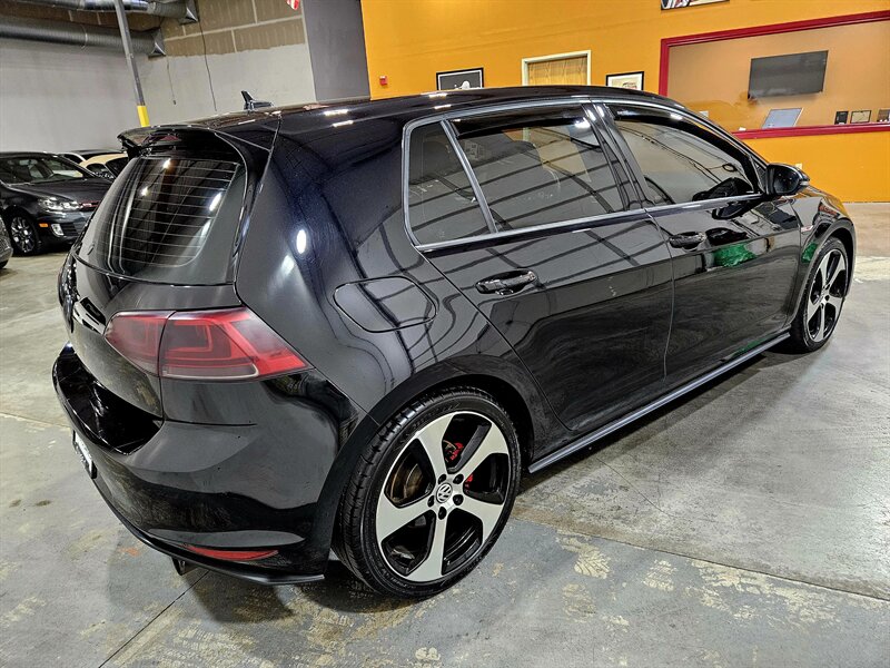 2015 Volkswagen Golf GTI SE photo 4
