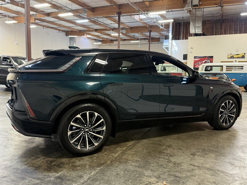 2024 Cadillac LYRIQ Sport 2 - Photo 9 - Hillsboro, OR 97124