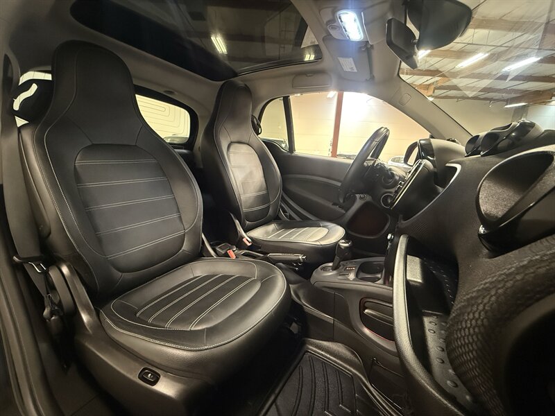 2017 Smart fortwo passion   - Photo 14 - Hillsboro, OR 97124