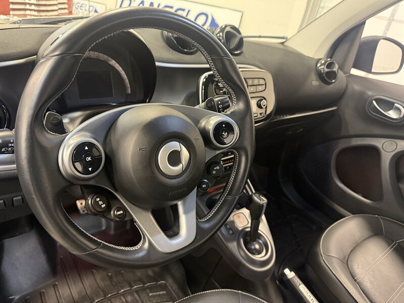 2017 Smart fortwo passion   - Photo 19 - Hillsboro, OR 97124