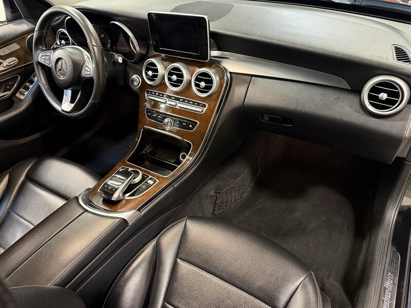 2015 Mercedes-Benz C 300 4MATIC   - Photo 2 - Hillsboro, OR 97124