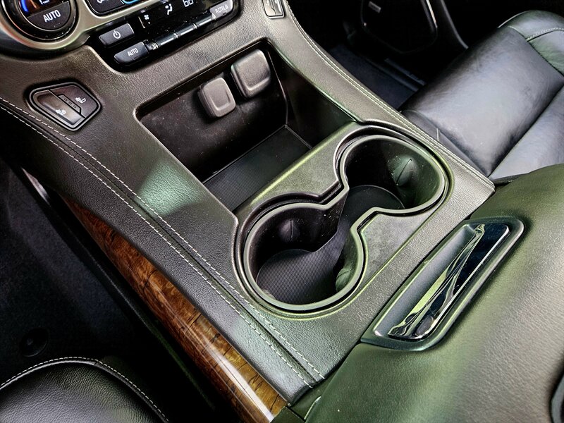 2019 Chevrolet Tahoe LT   - Photo 28 - Hillsboro, OR 97124