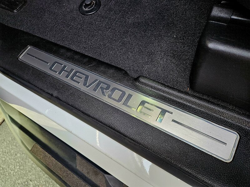 2019 Chevrolet Tahoe LT   - Photo 32 - Hillsboro, OR 97124