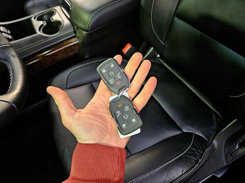 2019 Chevrolet Tahoe LT   - Photo 42 - Hillsboro, OR 97124