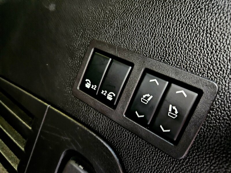 2019 Chevrolet Tahoe LT   - Photo 38 - Hillsboro, OR 97124