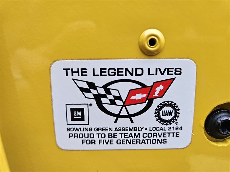 2001 Chevrolet Corvette Manual Transmission   - Photo 31 - Hillsboro, OR 97124