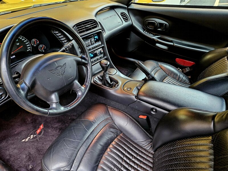 2001 Chevrolet Corvette Manual Transmission   - Photo 17 - Hillsboro, OR 97124