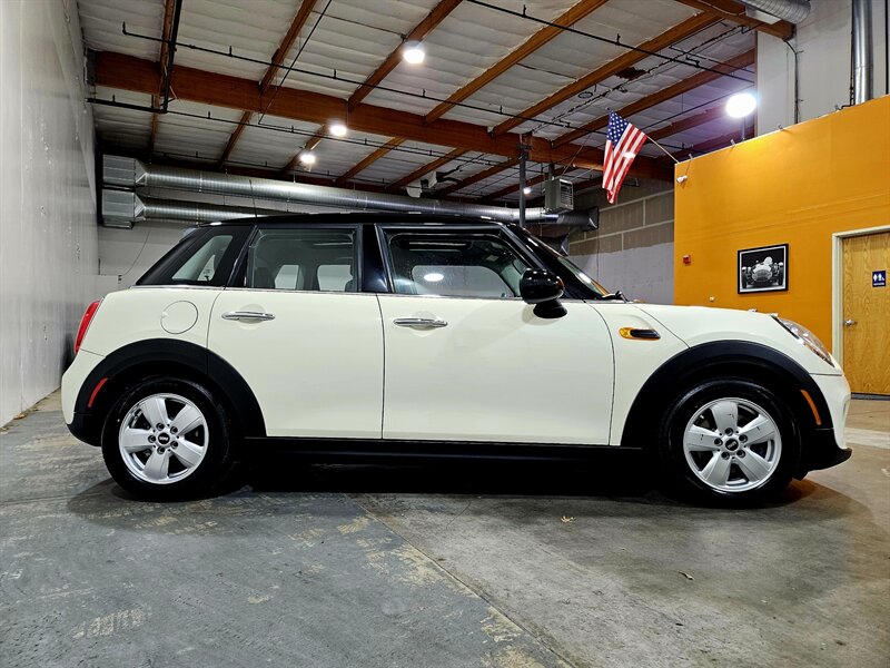 2016 MINI Hardtop 4 Door Cooper   - Photo 4 - Hillsboro, OR 97124