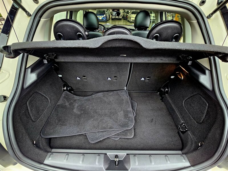 2016 MINI Hardtop 4 Door Cooper   - Photo 38 - Hillsboro, OR 97124