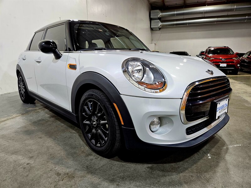 2018 Mini Cooper 4 Door Hardtop photo 3