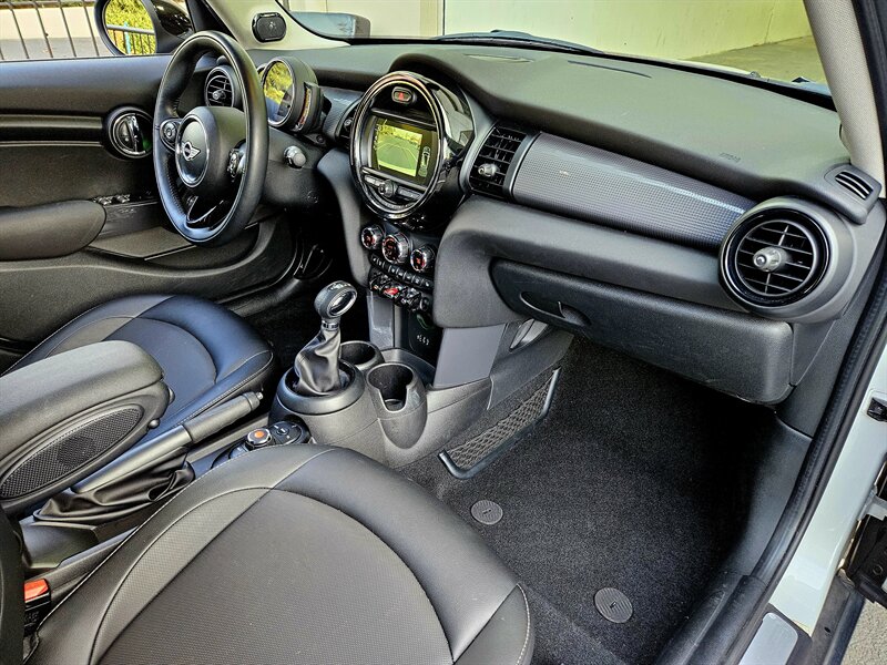 2018 MINI Hardtop 4 Door Cooper - Photo 13 - Hillsboro, OR 97124