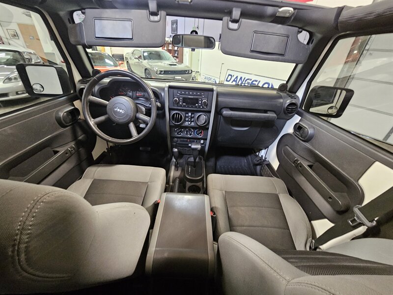 2009 Jeep Wrangler Unlimited   - Photo 17 - Hillsboro, OR 97124