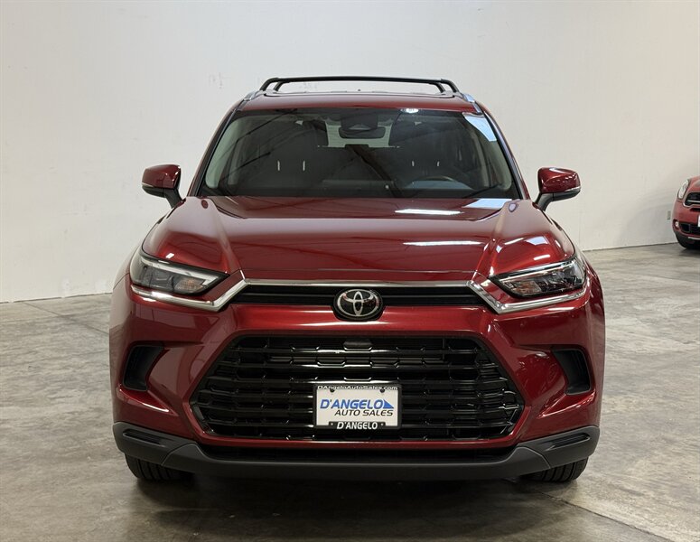 2026 Toyota Grand Highlander Hybrid XLE   - Photo 10 - Hillsboro, OR 97124